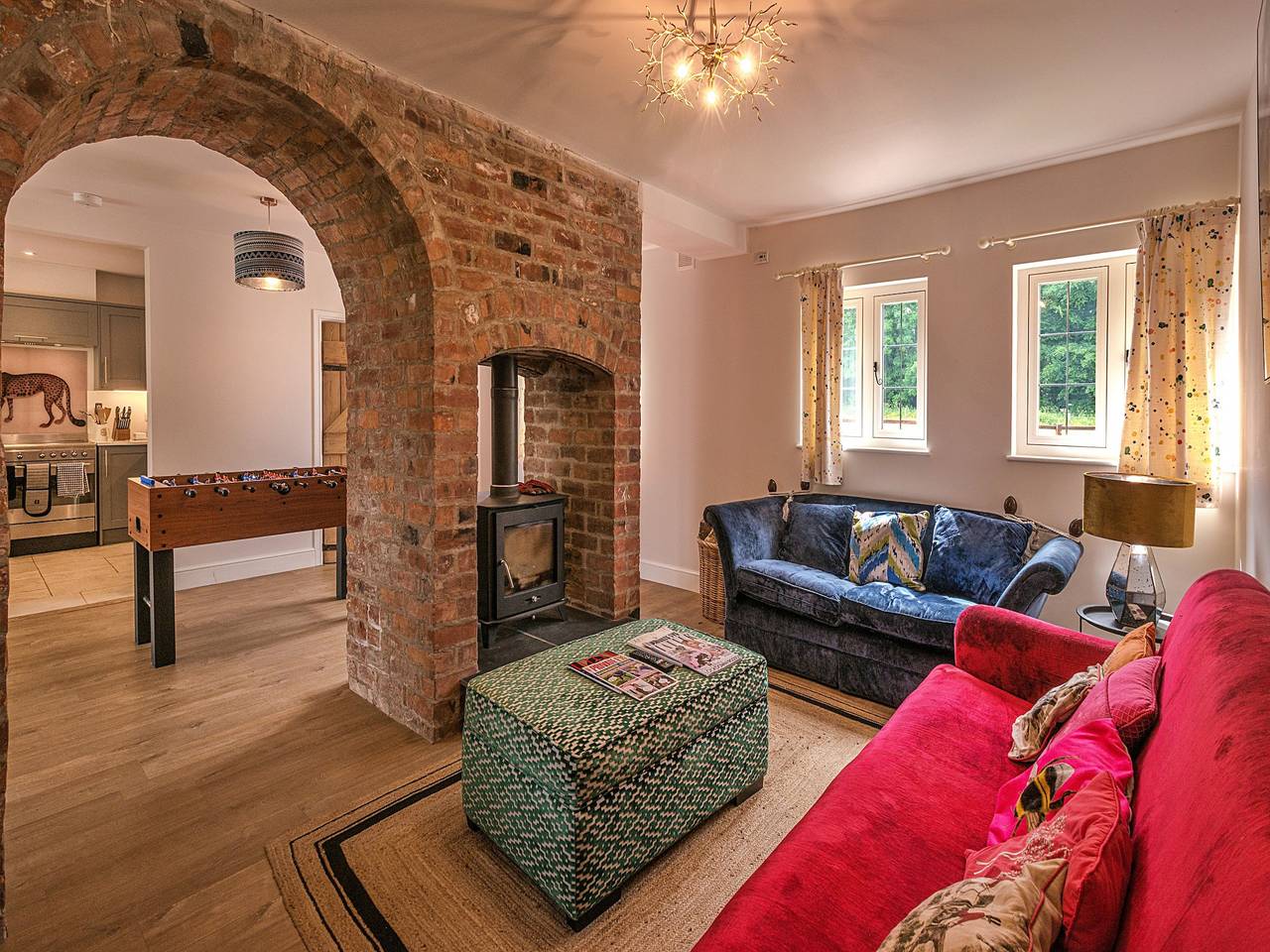 Cottages by River Severn with Hot Tub in Shropshire