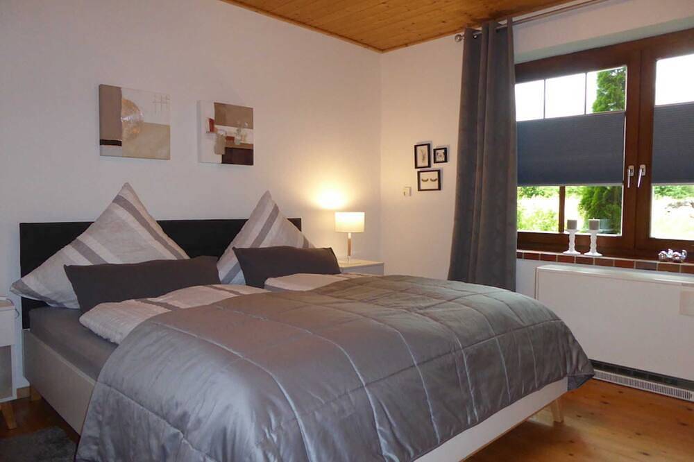 Ganze Wohnung, Bückeburger Riesen - Ferienwohnungen Richtsmeier in Schieder-Schwalenberg, Kreis Lippe