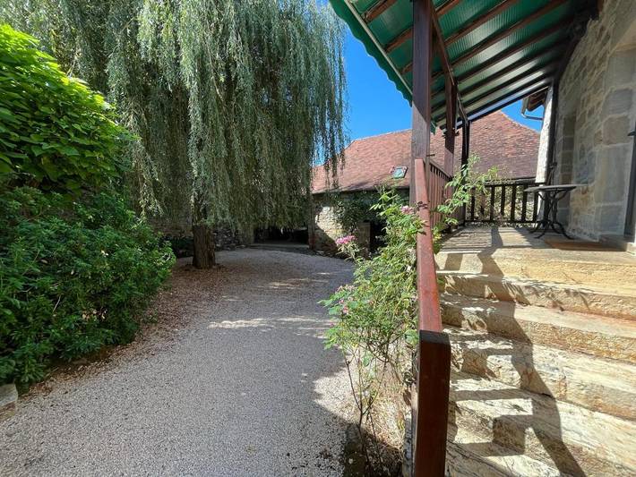 Location de vacances pour 9 personnes, avec piscine et balcon à Balaguier-d'Olt - 2