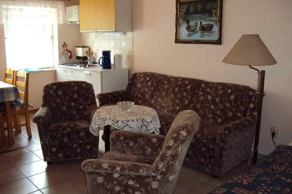 Appartement entier, Appartement - Appartement (séparément sur la propriété) in Wesenberg, Mecklenburg-Strelitz
