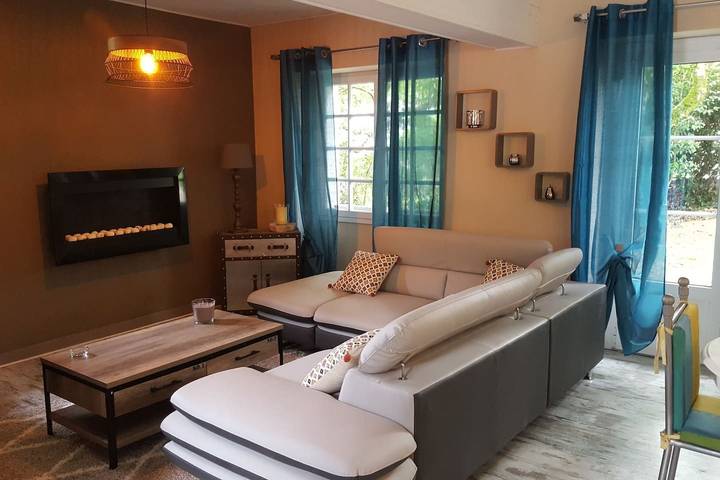 Location de vacances pour 7 personnes, avec terrasse et piscine à Aspin-en-Lavedan - 2