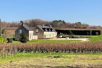Gîte pour 6 personnes, avec jardin à Benais
