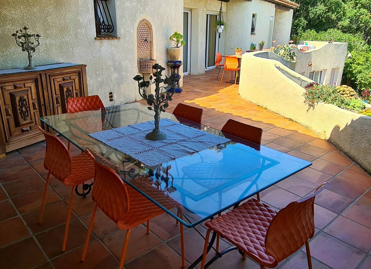 La villa M vue mer piscine calme Six-Fours - Chambre Miel (1) in Six-Fours-les-Plages, Région de Toulon