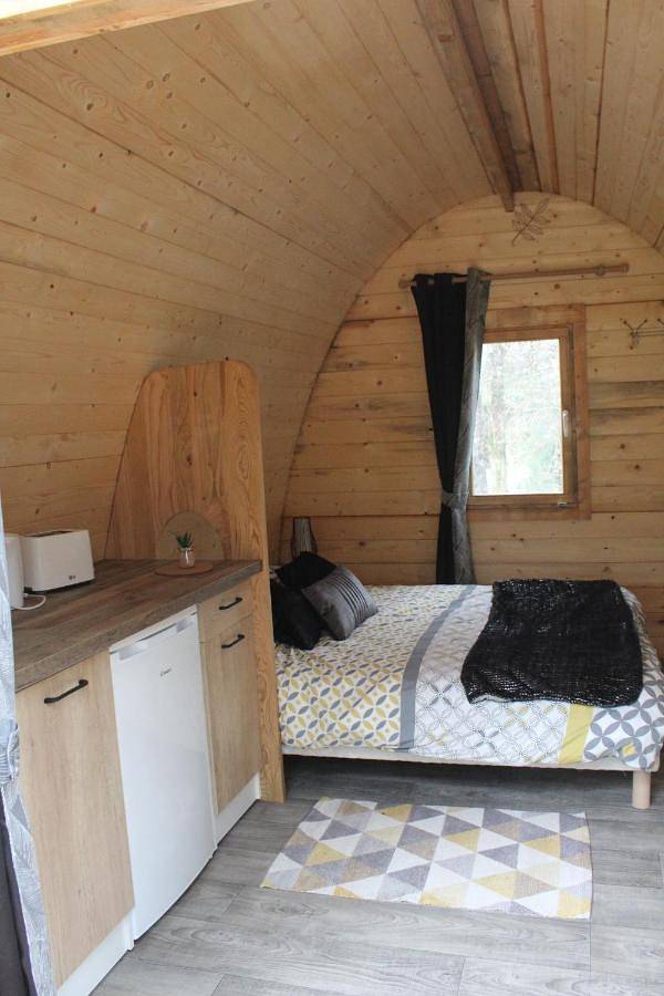 Location de vacances pour 2 personnes, avec bassin pour enfant et vue ainsi que piscine et jardin à Limogne-en-Quercy - 3