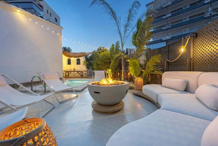 Villa für 12 Personen, mit Balkon und Whirlpool sowie Terrasse und Garten in Miami Playa - 2