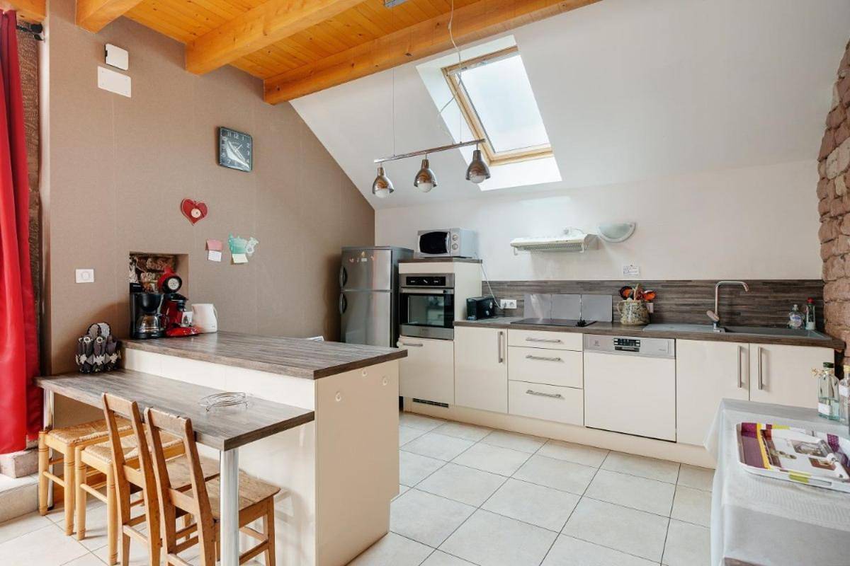 Appartement entier, Three-Bedroom Apartment in Taintrux, Saint-Dié-des-Vosges