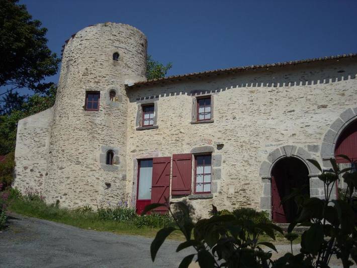 Chambre d’hôte pour 5 personnes, avec terrasse ainsi que vue et jardin à Breuil-Barret