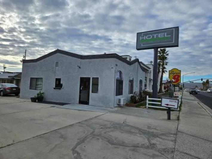 Ganze Wohnung, Kingsize-Bett | Rauchen | Ridgecrest, Kalifornien in Ridgecrest, Kern County