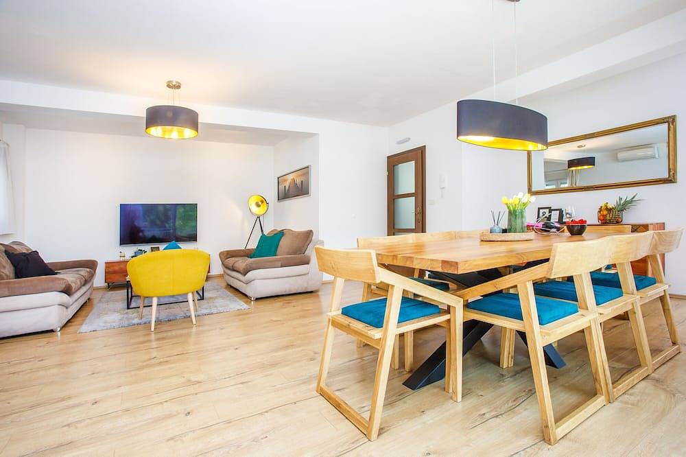 Luxury villa with private, heated pool ! in Runović (Splitska-Dalmacija), Makarska rivijera