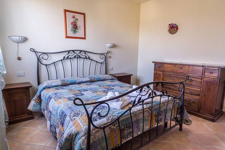 Borgo Campetroso appartamenti in campagna,2 piscine, ristorante a 20 km dal mare in Monterotondo Marittimo, Costa degli Etruschi