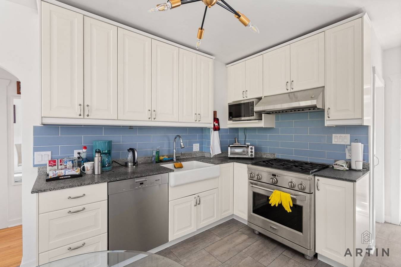 Bright 2Br Kits Home | Park Views & Steps to Beach in Vancouver, Columbia Británica