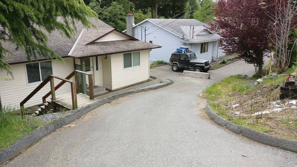 Raum für alle. Mit Blick auf friedliche Grünflächen. Haustierfreundlich in Nanaimo, Regional District of Nanaimo