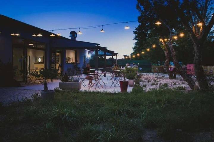 Camping pour 4 personnes, avec Terrasse à Labeaume