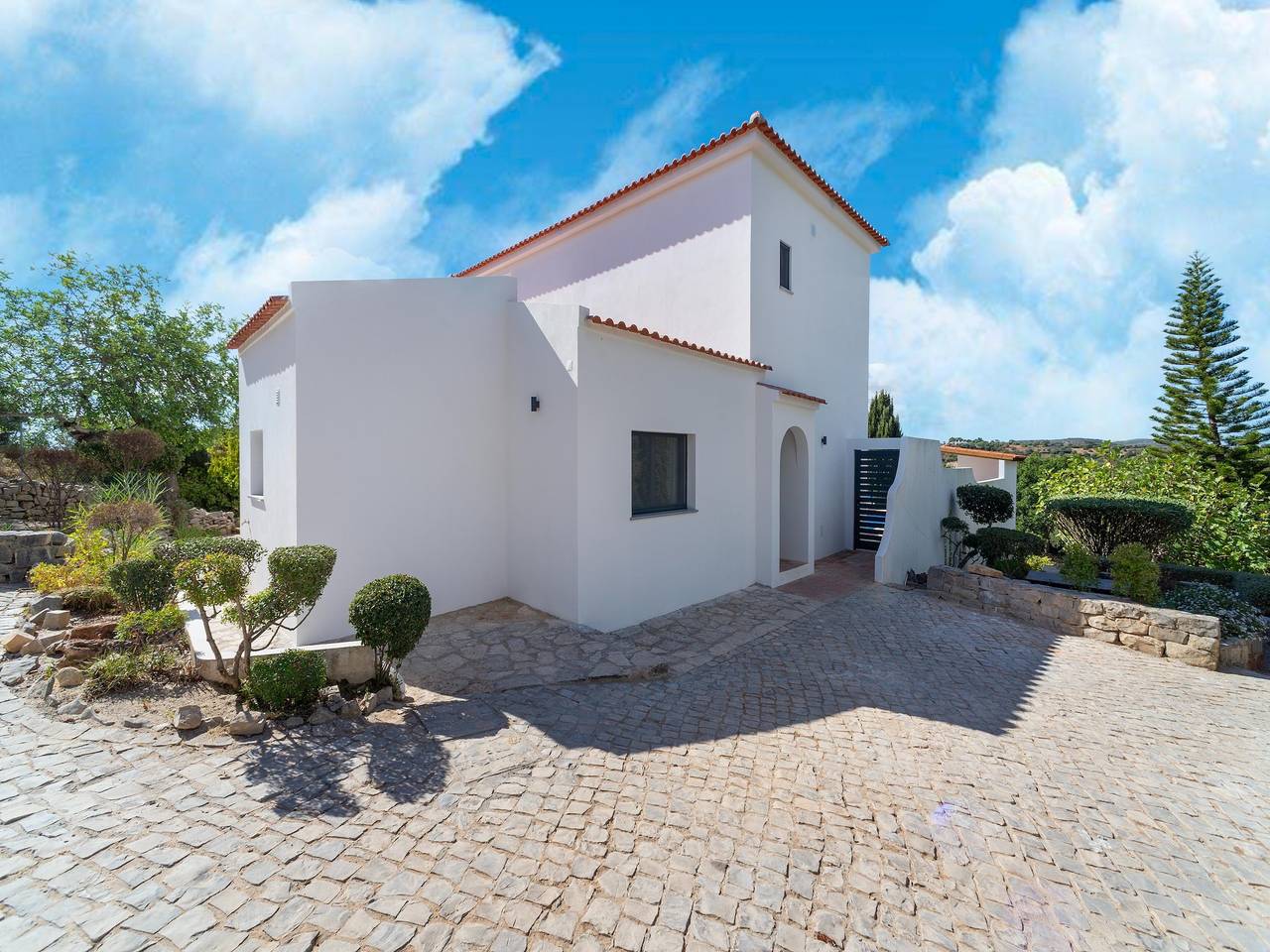 Casa O Sonho in de buurt van Faro met privézwembad in Santa Bárbara de Nexe, Faro