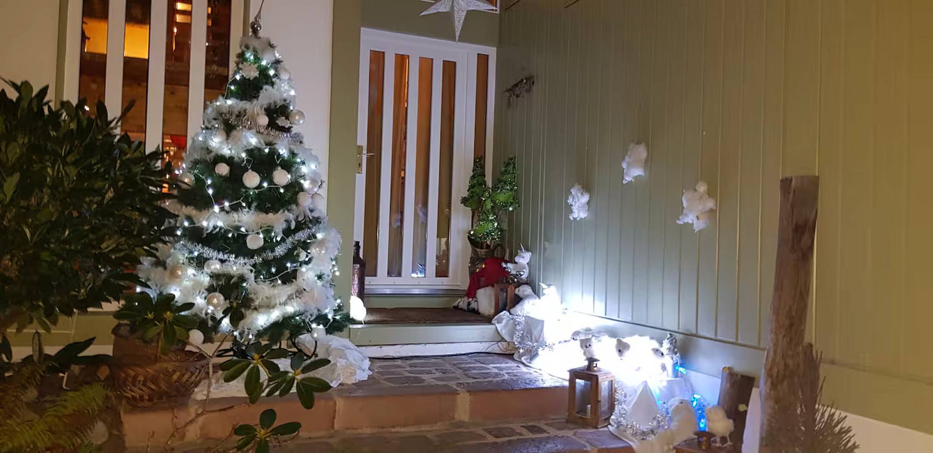 Room + Bathroom + Balcony by the Canal in Charmes, Épinal region
