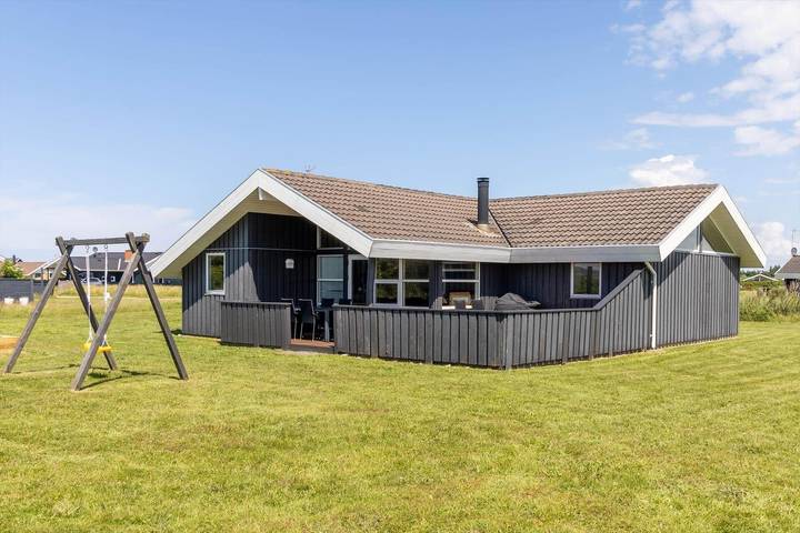 Ferienhaus für 10 Personen, mit Terrasse und Whirlpool sowie Sauna - 1