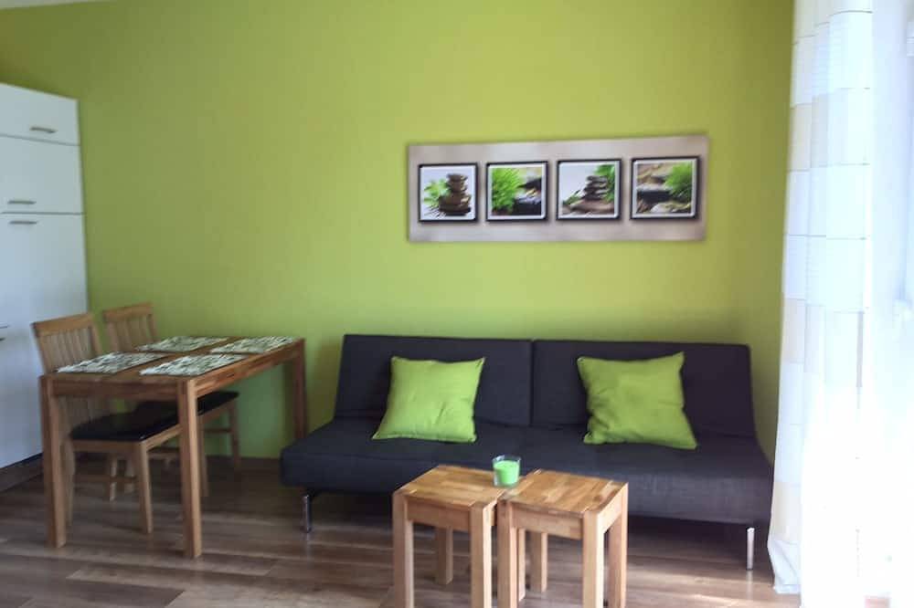 Ganze Wohnung, Nahe Berlin, 1 Zimmer-Apartment, max. 3 Personen + Kind/Baby, 400m vom See in Rangsdorf, Teltow-Fläming
