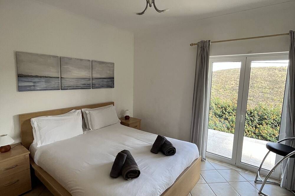 Fabelhafte Lage mit Meerblick. Moderne, abgelegene, familienfreundliche Villa. in Vale de Telha, Aljezur