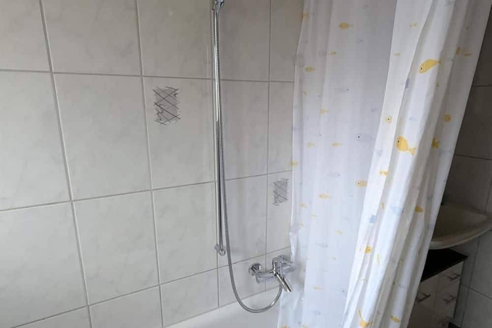 Ganze Wohnung, Appartement \"Uhu\" mit Bergblick in Altdorf (UR), Vierwaldstättersee