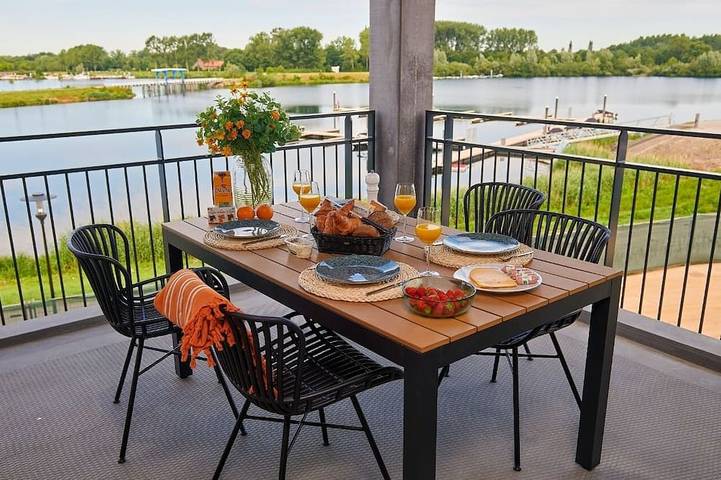 Lake View Maisonette 4p