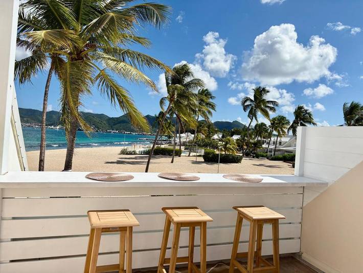 Gîte pour 3 personnes, avec terrasse ainsi que piscine et vue dans Nettlé Bay