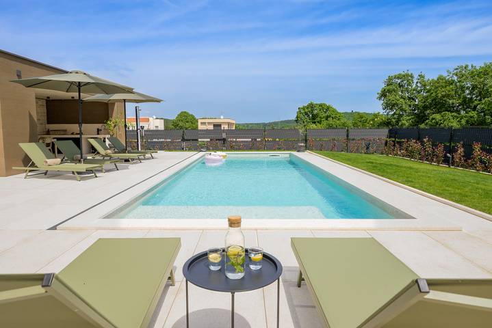 Villa für 8 Personen, mit Terrasse und Garten sowie Pool in Rovinj - 4