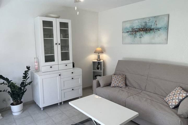Gîte pour 3 personnes, avec jardin, adapté aux familles dans Plage du Port Fréjus - 3