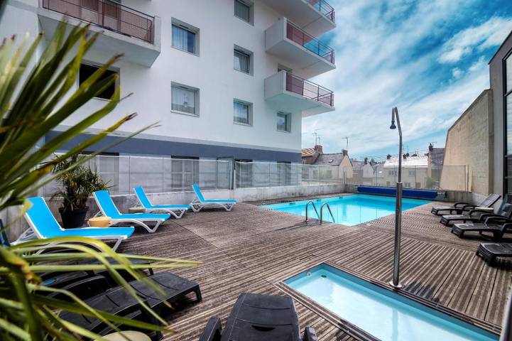 Hôtel pour 4 personnes, avec jardin ainsi que piscine et terrasse