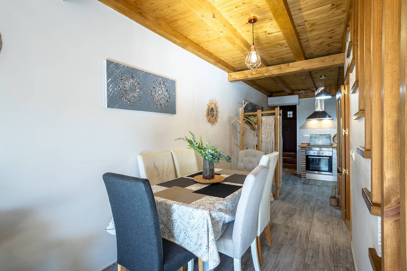 Ferienhaus 'La Casita Del Portal' mit Bergblick, Wlan und Klimaanlage in Pedro Bernardo, Valle del Tiétar