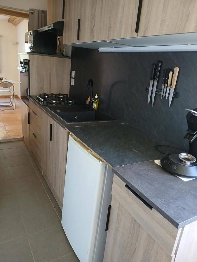 Gîte pour 2 personnes, avec terrasse et vue à Lurs - 3