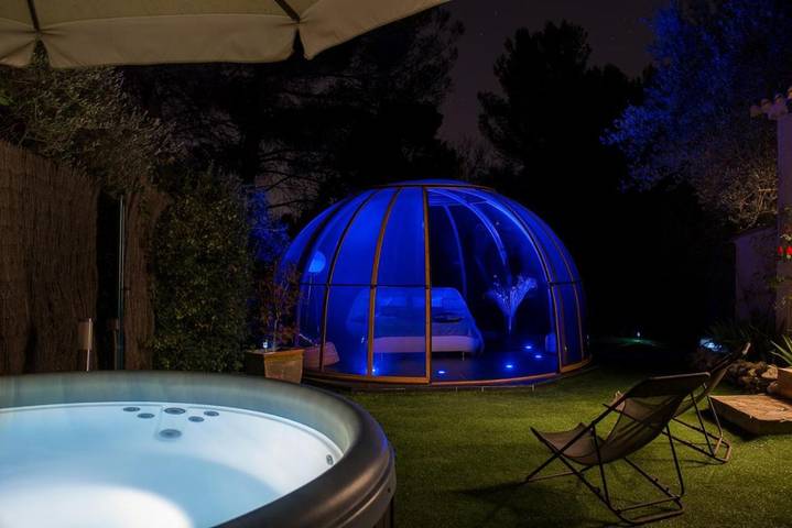 Location de vacances pour 2 personnes, avec piscine ainsi que jacuzzi et jardin à Aubagne - 3