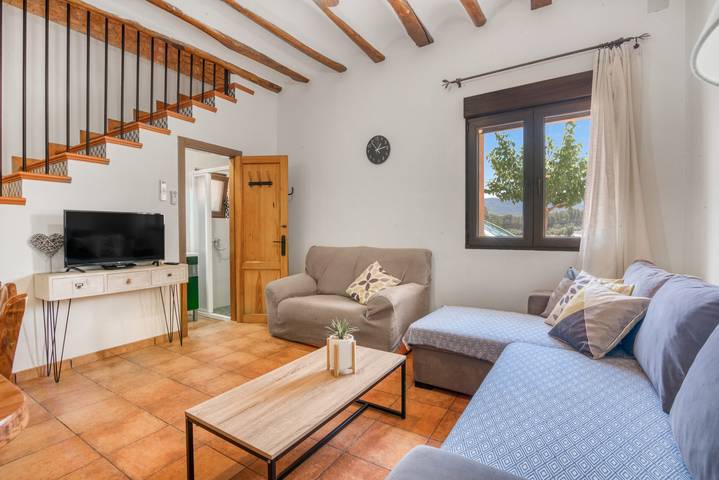 Holiday Home 'Casa La Pedania' with Private Pool, Wi-Fi and Air Conditioning in Beneixama, Alicante Inland