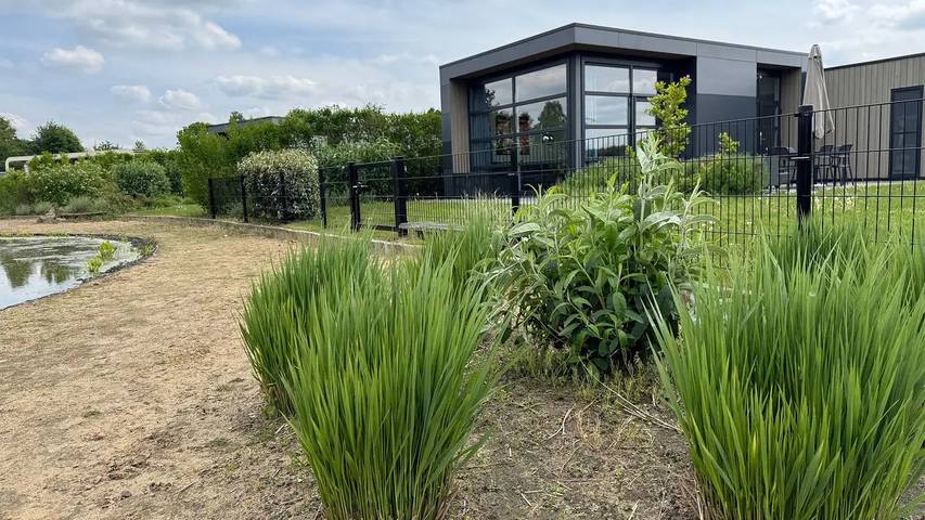 Ferienhaus für 4 Personen, mit Balkon und Terrasse sowie Garten und Pool
