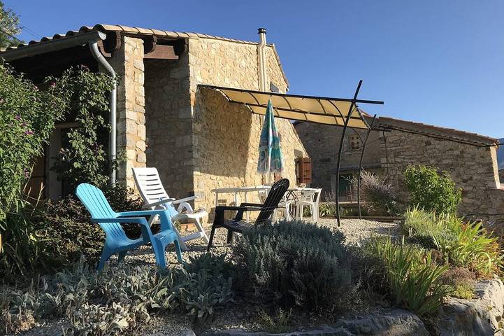 Location de vacances pour 5 personnes, avec Terrasse et Jardin à Sainte-Jalle