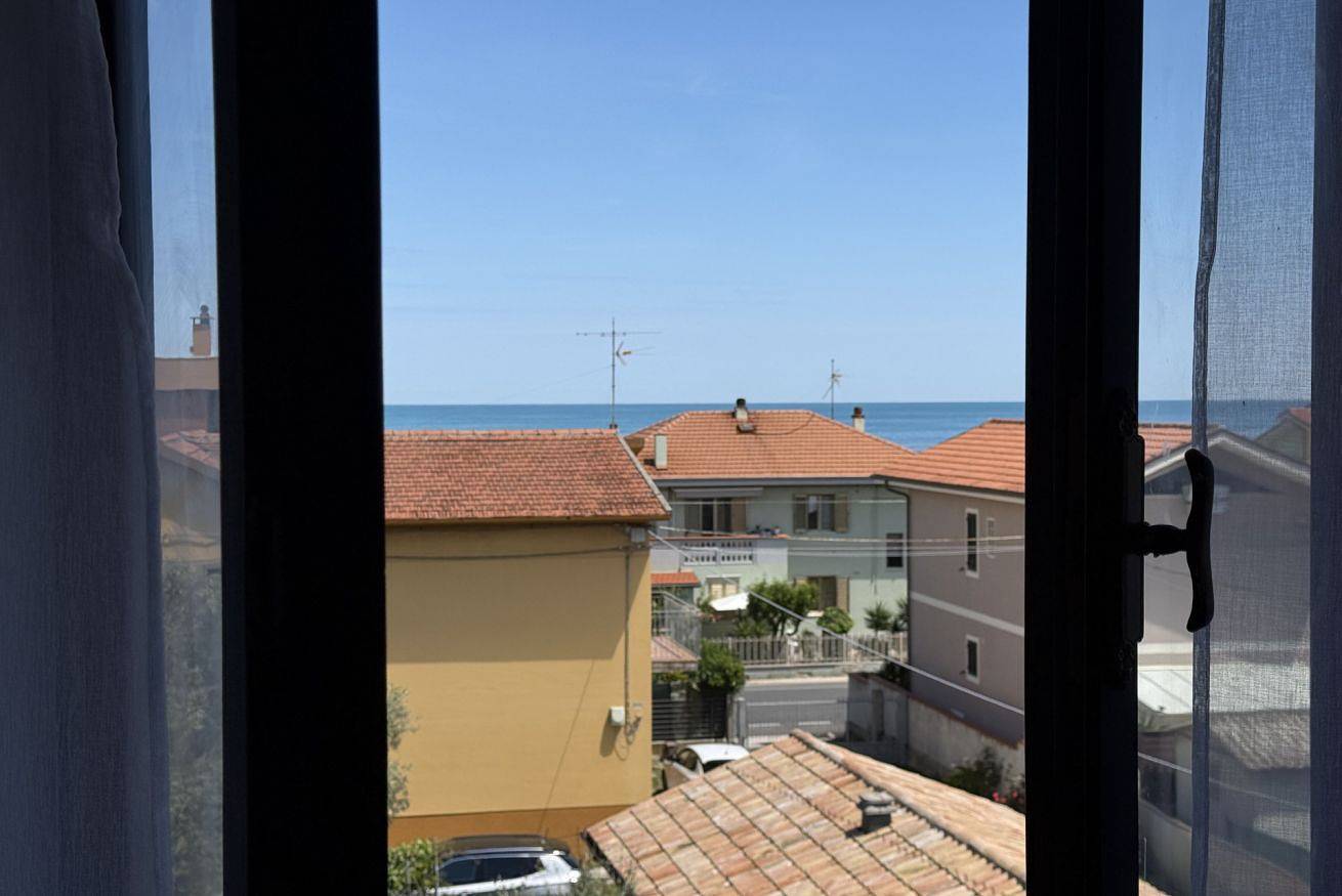 Appartamento intero, Se268 - Marzocca, comodo quadrilocale con garage in Senigallia (comune), Provincia di Ancona