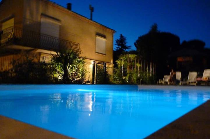 Gîte pour 6 personnes, avec piscine ainsi que jardin et jacuzzi - 1