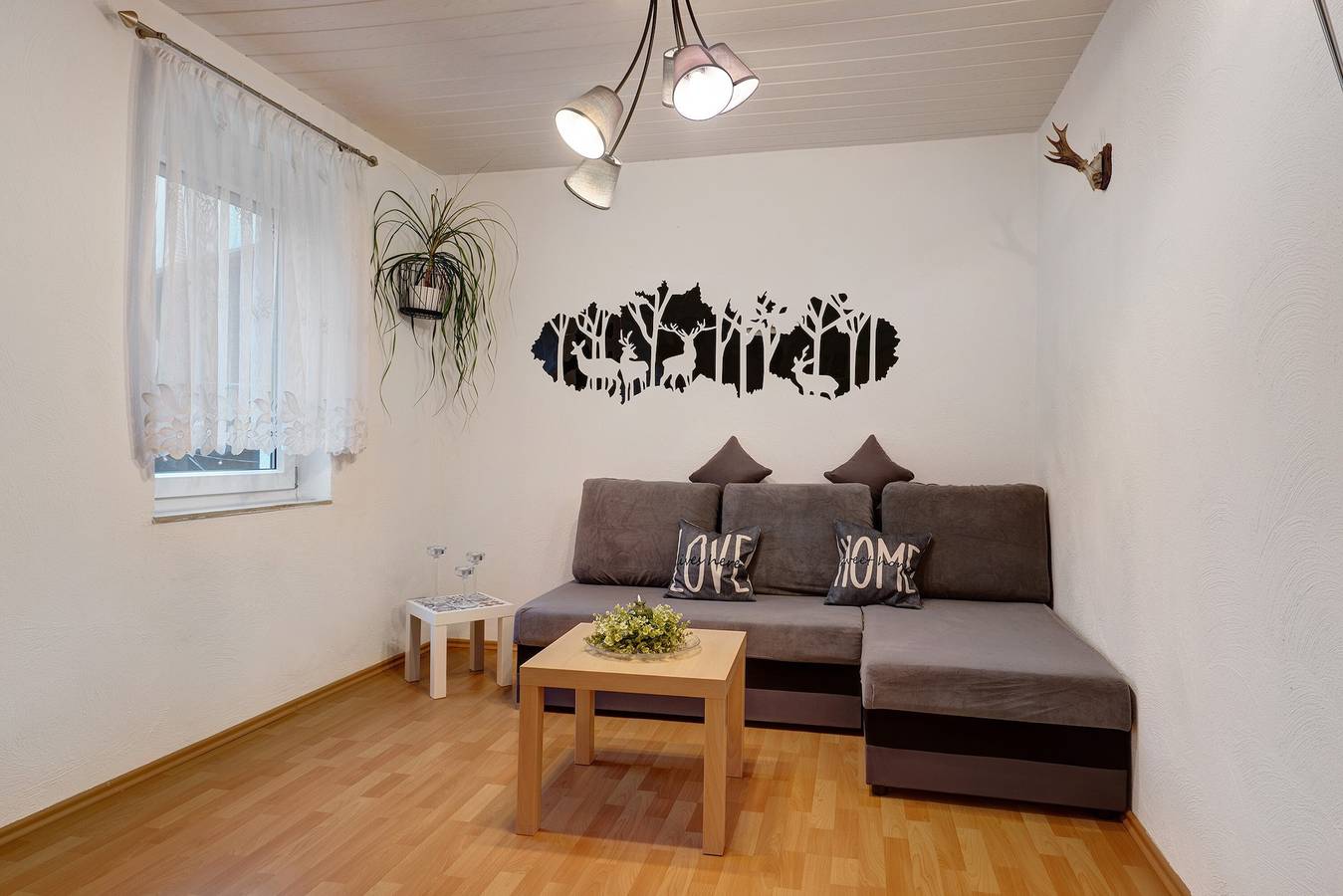 Ganze Wohnung, Ferienwohnung 'Im Grünen' mit Terrasse, Gemeinschaftsgarten und Wi-Fi in Nordschwarzwald
