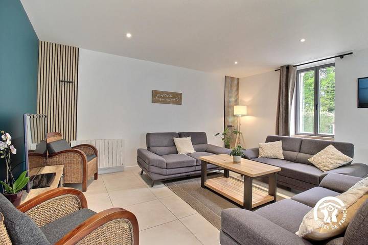Gîte pour 10 personnes, avec vue et jardin à Ploemel - 4