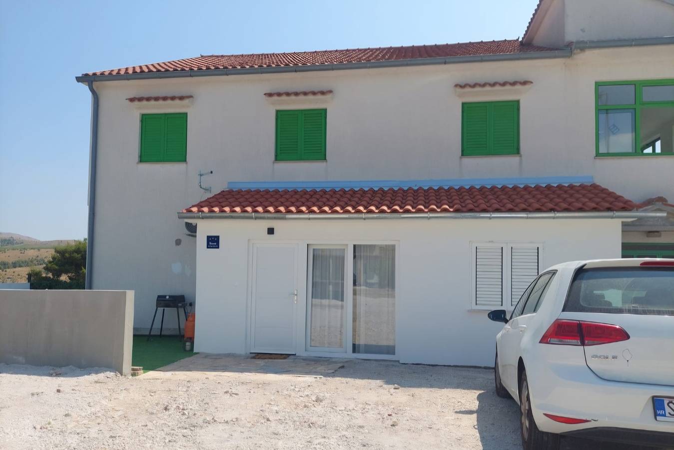 Ganze Wohnung, 2-Zimmer-Ferienwohnung mit Terrasse Vrpolje, Sibenik A-24474-a in Šibenik-Knin