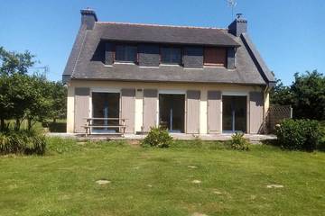 Location de vacances pour 5 personnes, avec jacuzzi et jardin à Rospez