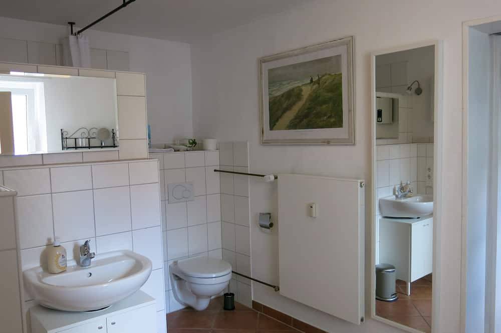Ganze Wohnung, Moderne, liebevoll ausgestattete 3-Zimmer-Eg-Wohnung mit guter Verkehrsanbindung in Schweinfurt, Fränkisches Weinland
