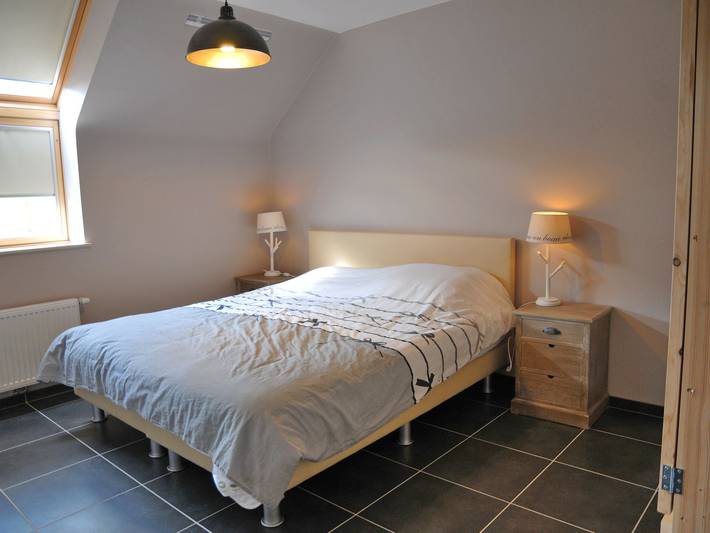 Location de vacances pour 12 personnes, avec terrasse ainsi que sauna et jardin à Somme-Leuze - 2