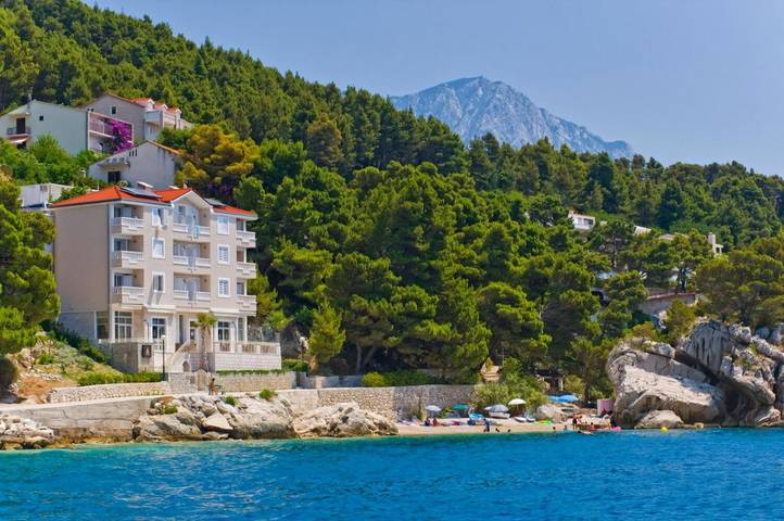 Apartments and Room Luxury dream in Punta Rata, Brela