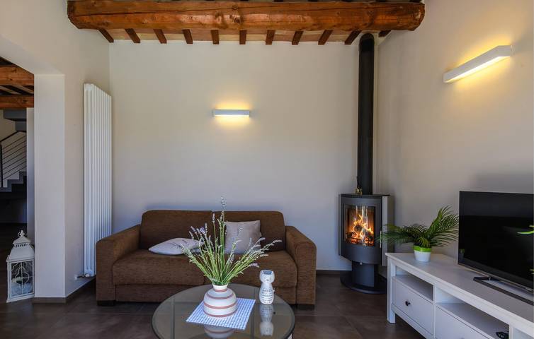 Casa vacanza per 7 persone con idromassaggio in Sant'Angelo in Vado, Valle del Metauro