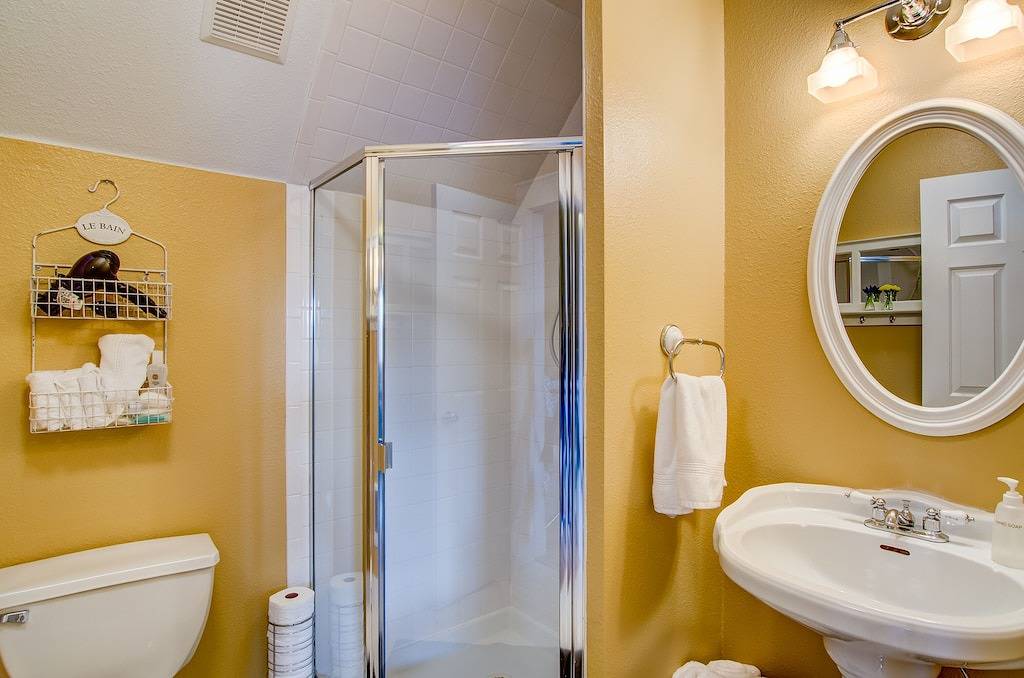 Charming Carriage House in Aussicht Neustadt in Longmont, Boulder County