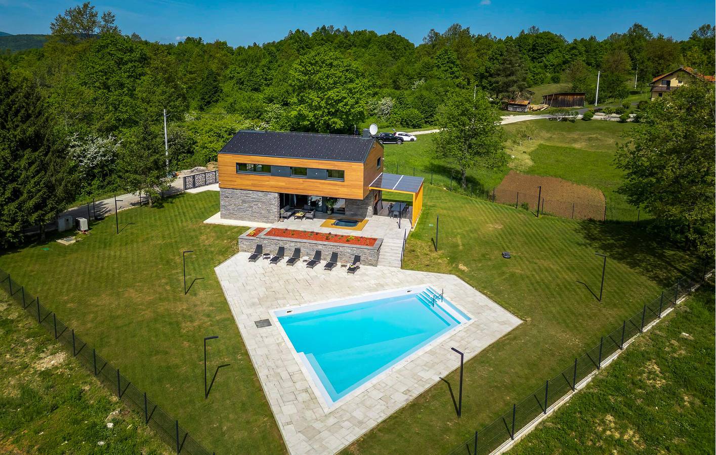 Entspannendes Apartment mit 2 Schlafzimmern und Pool in der Nähe des Stadtzentrums von Slunj in Slunj, Karlovac und Umgebung
