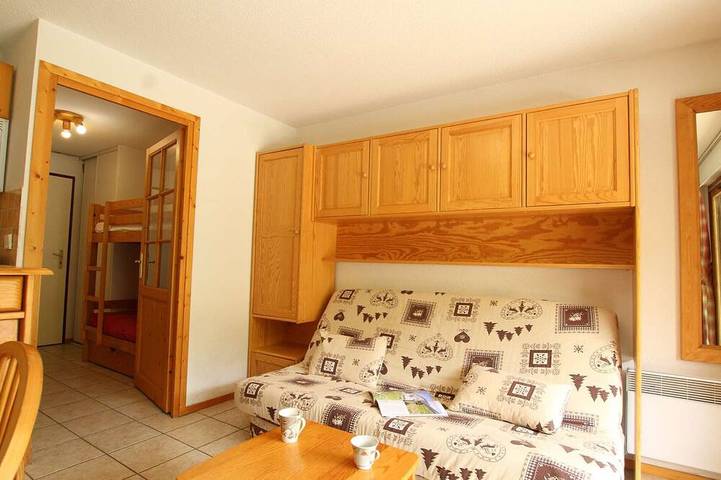 Gîte pour 4 personnes, avec terrasse dans Office De Tourisme De Serre Chevalier Bureau De Saint Chaffrey - 4