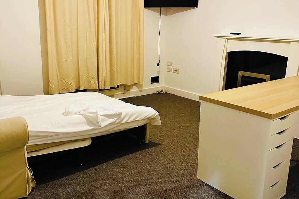 Lady Charlotte house is suitable for workers and large families for vacation in Orton Longueville, Peterborough