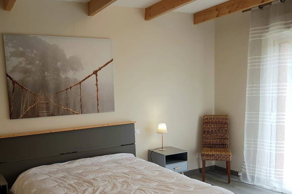 Villa Heol möbliertes Haus auf dem Land, nicht weit vom Meer entfernt. in Plouégat-Guérand, Ceinture Dorée