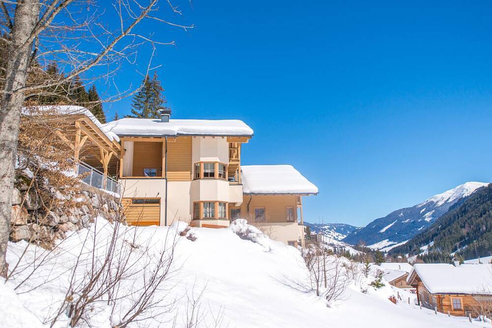 Geräumige Wohnung mit schöner Aussicht und Sauna in Hinterglemm, Saalbach-Hinterglemm